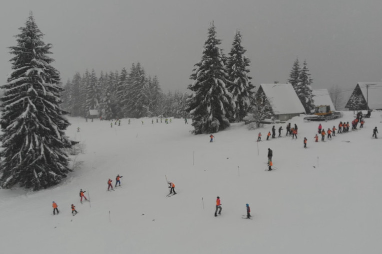 Ovo je najjeftinije skijalište u Srbiji!  Celodnevni ski-pas košta samo 1.000 dinara!