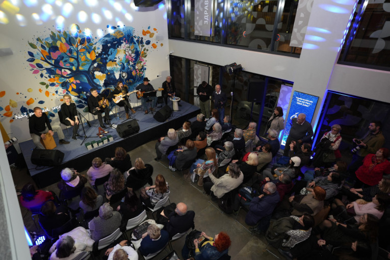 Povratak Mostaru, detinjstvu i mladosti: Pesničko veče „Živa reč – Pero i Miloš Zubac” okupilo brojnu publiku