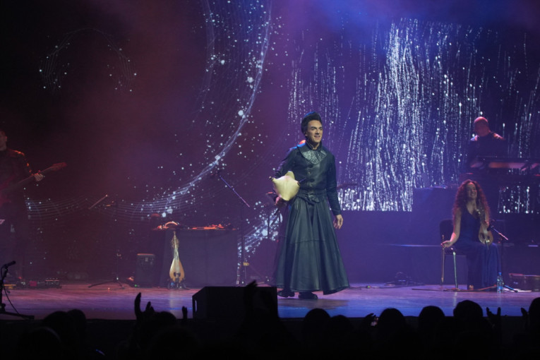 Slobodan Trkulja zapevao na kineskom jeziku: Pogledajte ko je od poznatih došao na njegov muzički performans "Put svile" (FOTO/VIDEO)