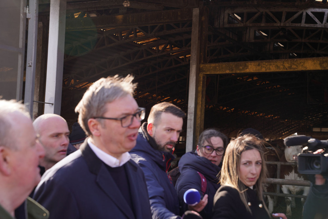 Vučić poslao jasnu poruku: Neće biti obojene revolucije - neće srušiti Srbiju! (FOTO/VIDEO)