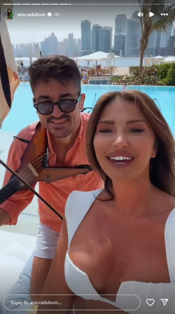 "Svi se pitaju odakle joj?!" Naša voditeljka vozi besnu mašinu od 80.000 evra, ovako uživa nakon razvoda!