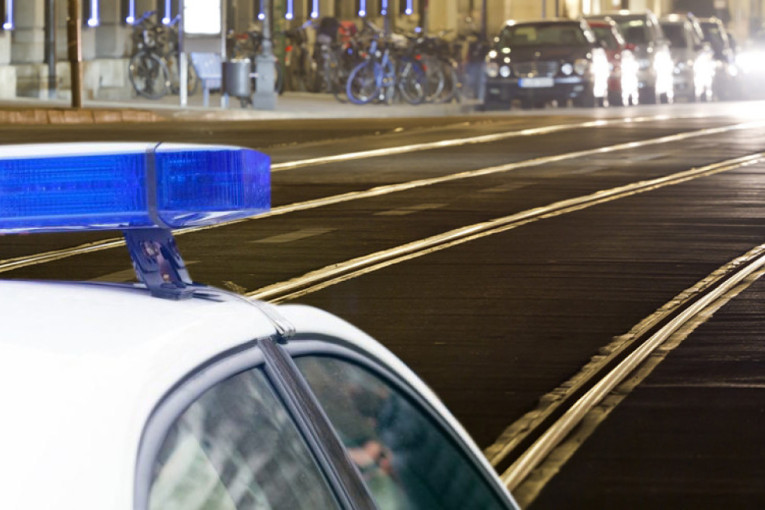 Jeza kod Novog groblja: Tojotom" pregazio čoveka na šinama, on preminuo na licu mesta