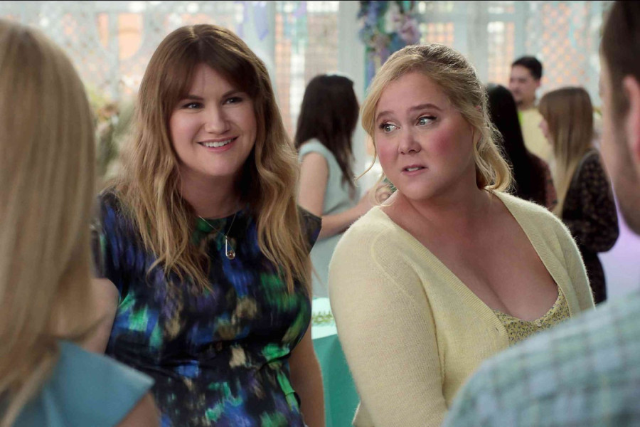 "Ovaj film je gori od porođaja": Niko ne želi da gleda Ejmi Šumer sa lažnim trudničkim stomakom (FOTO/VIDEO)