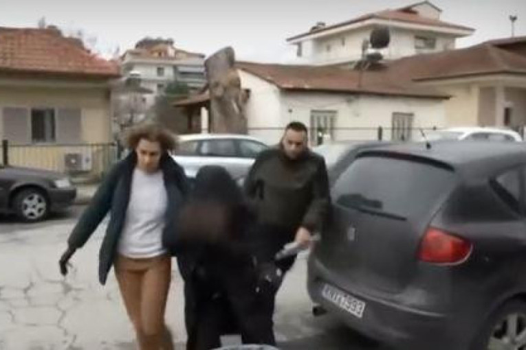 Novi detalji bizarnog zločina u Grčkoj: Trudna Srpkinja mužu vezala oko vrata gajtan sa pletenim krstom