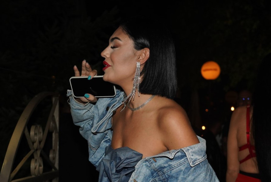 Mina Vrbaški jedva pokrila intimne delove, razapeli je na mrežama: Ovo je prostački!