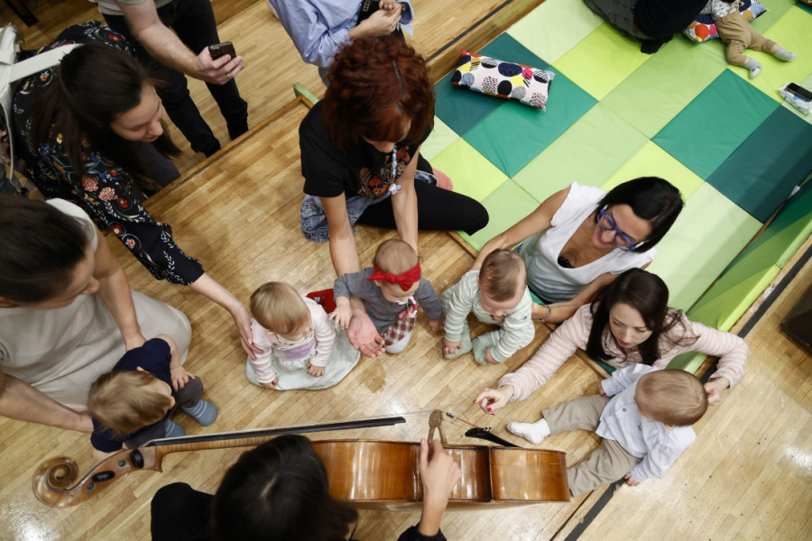 Koncerti za bebe ponovo u Beogradskoj filharmoniji: Bebi-bum uz Betovena (FOTO)