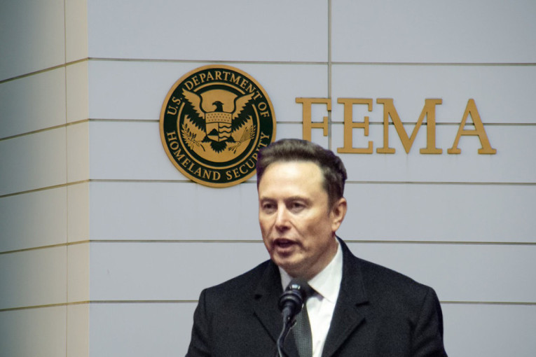 Mask razotkrio skandal: Novac Amerikanaca išao na luksuz za ilegalne migrante!