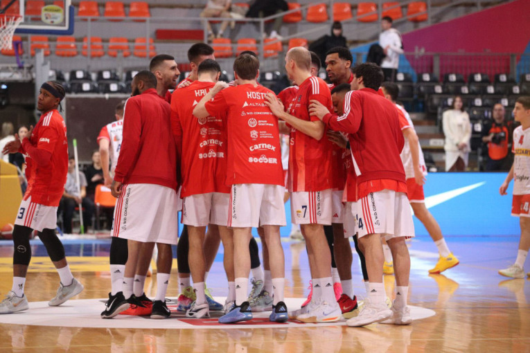 Kakva Zvezda, moćna Zvezda: Crveno-beli demolirali Borac i plasirali se u polufinale Kupa Radivoja Koraća! (GALERIJA)