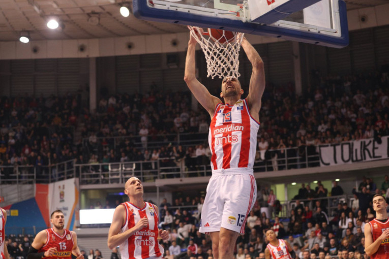 Crvena zvezda - Borac: Očekivano, crveno-beli dominiraju posle prvog poluvremena! (GALERIJA)