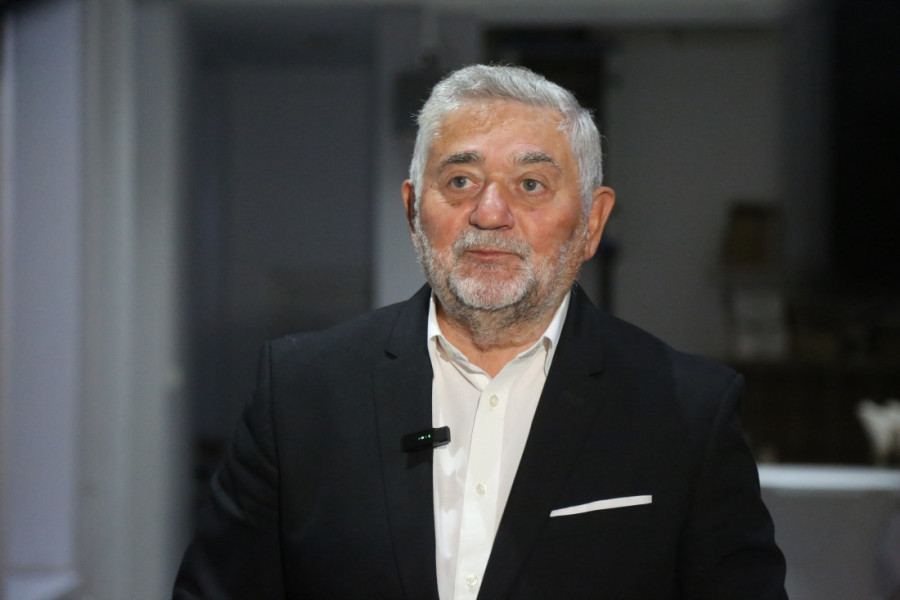 Radiša Urošević dvorište deli sa celom porodicom: Jeste to lepo, ali svako ima svoju stambenu jedinicu!