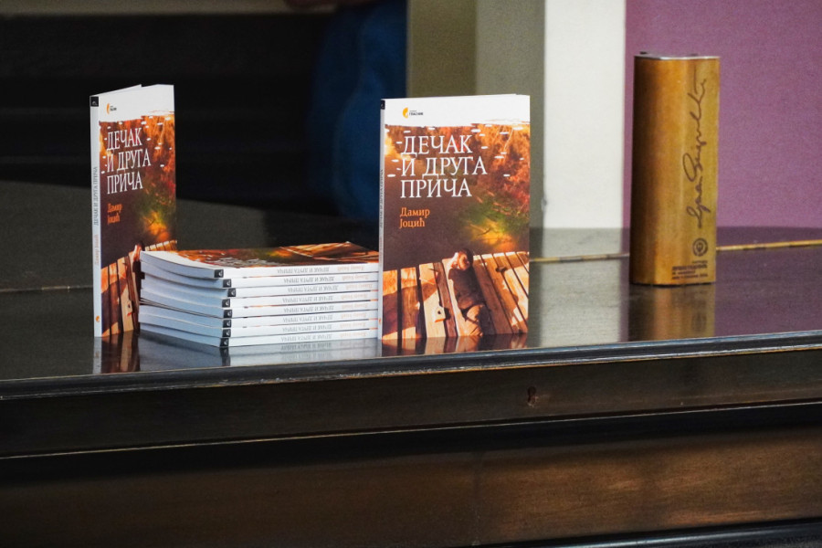 Damiru Jociću uručena nagrada "Dušan Radović" za najbolju dečju knjigu: Nije mogao da sakrije emocije (FOTO)