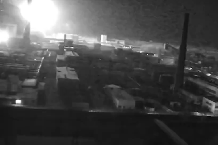 Dron udario u kupolu u Černobilju! Objavljen snimak eksplozije, oštećenje je ozbiljno, izmeren i nivo radijacije (VIDEO/FOTO)