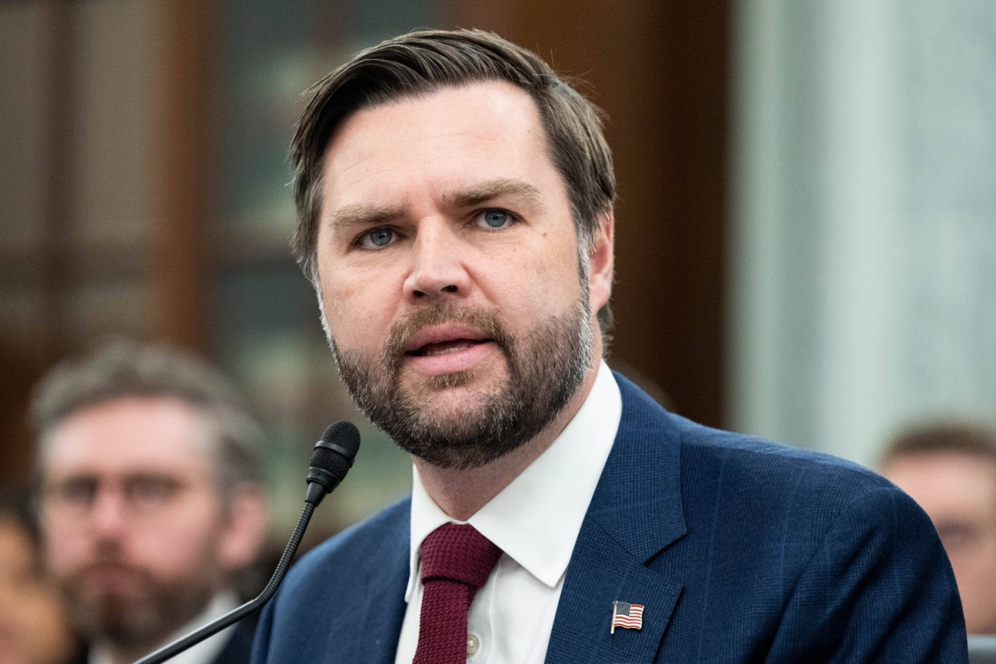 Vens ispada iz računice? U Trampovom krugu raste nova zvezda, on bi mogao biri sledeći predsednik Amerike