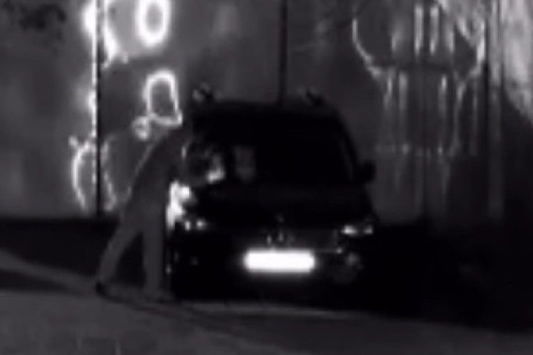 Saša Mirković se oglasio nakon što mu je zapaljen automobil: Da biste me ućutali treba da me ubijete!