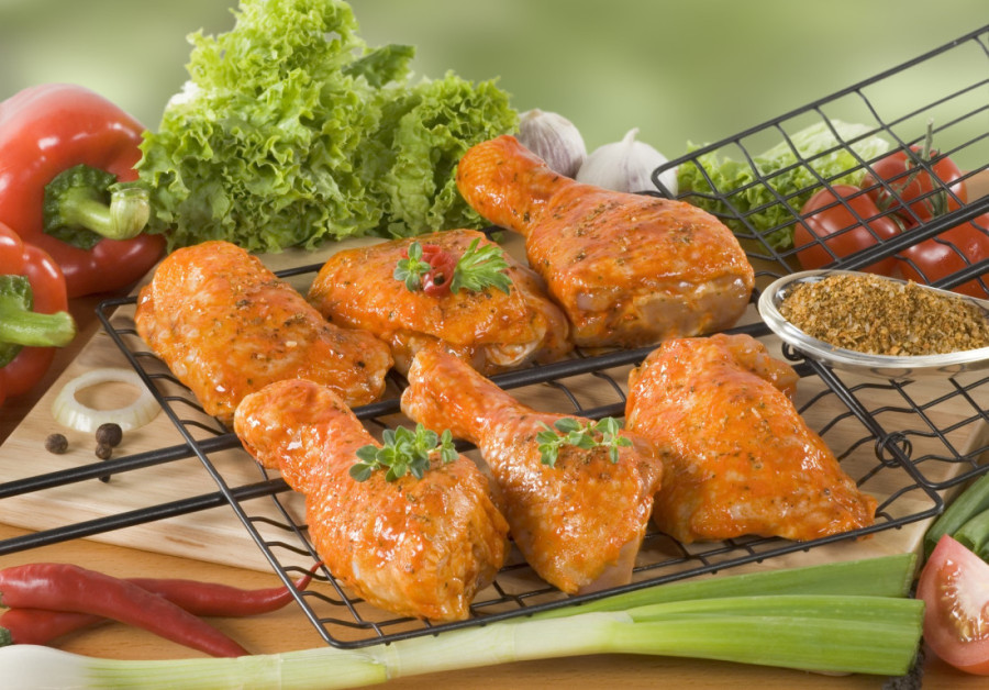 Posle mariniranja piletina postaje sočnija i ukusnija: Kako se to radi i koje su najbolje marinade