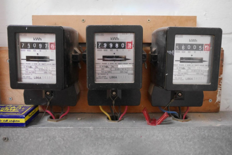 Popusti na računima za električnu energiju: Vučić saopštio važnu meru za ove kategorije stanovništva!