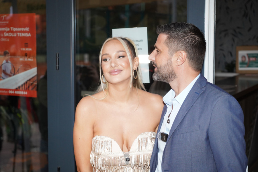 Luna i Marko uživaju u romantici na moru: Deca u krevet, a roditelji u provod udvoje (FOTO)