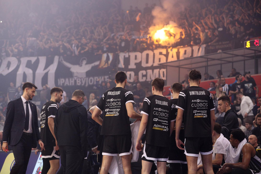 Grobari se potukli između sebe na poluvremenu finala Kupa! (VIDEO)