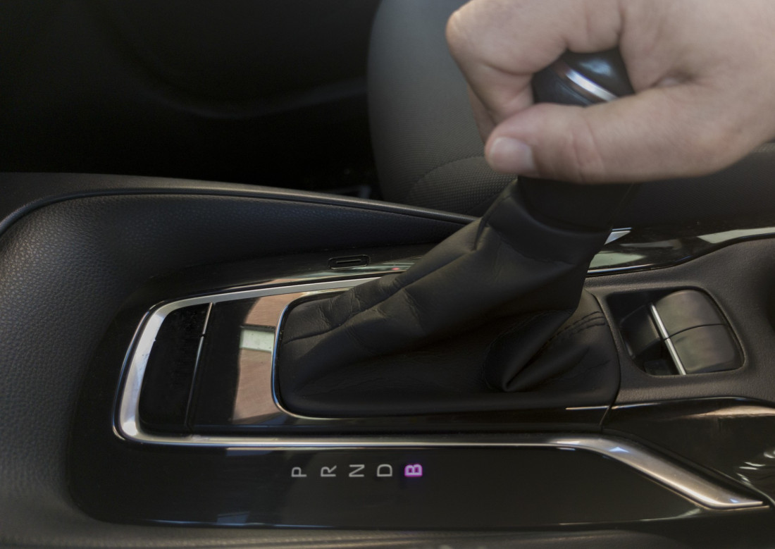 Vozite automatik, a ne znate šta znače pozicije L, B i M? Tu grešku možete da "platite" većom potrošnjom goriva i oštećenjem kočnica