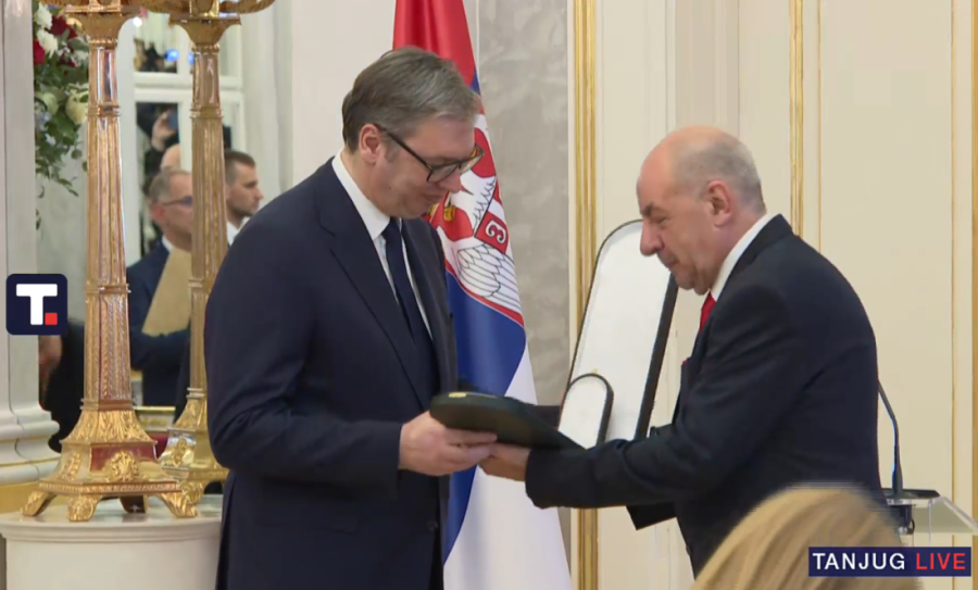 "Hvala vam za ovaj čin,  ostaće mi urezan kao jedan od najlepših dana u životu": Šujok uručio Vučiću Veliki krst Ordena za zasluge