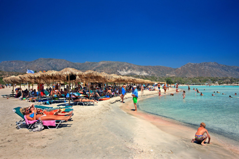 Krenuli za Grčku pa im preseo put! Ulazili u autobus pa im ukrali novčanik, odneli sve pare i dokumenta!