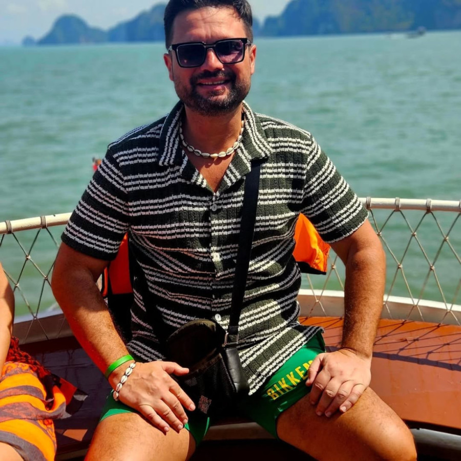 "Mlada me gledala, a onda..." Naš pevač je doživeo nesvakidašnju situaciju na svadbi dok je pevao