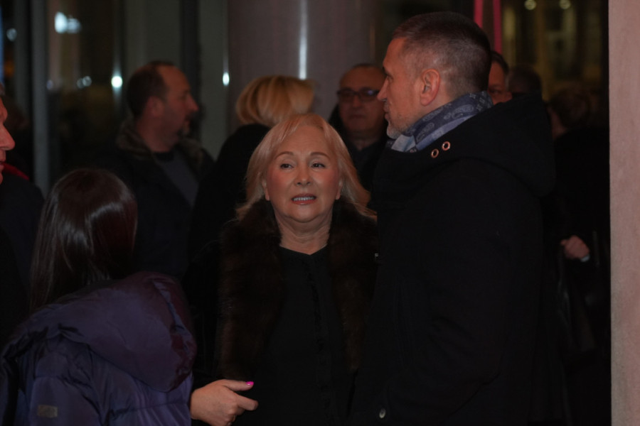 Ćerke Šabana Šaulića plaču na koncertu koji je posvećen njihovom ocu: Ne mogu da zaustave suze