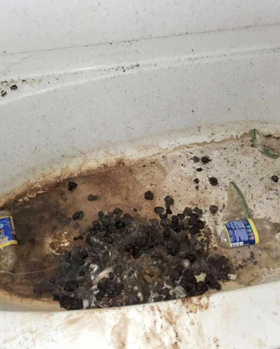 Majka godinama ostavljala decu samu u užasnim uslovima: "Kuća je bila puna ljudskog izmeta i smeća" (VIDEO)