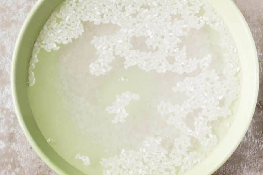 Greška koju svi pravimo: Da li treba prati pirinač pre kuvanja?