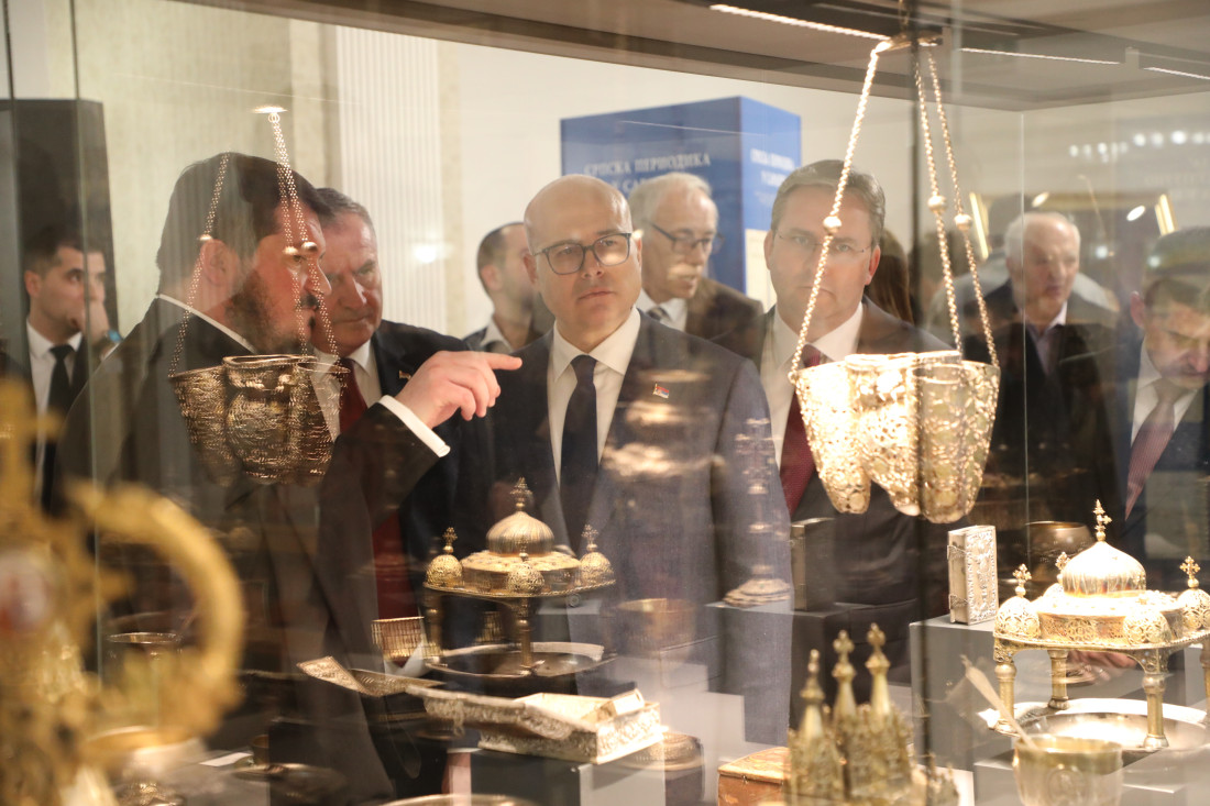 Odgovor na pitanje ko smo i šta smo: Otvorena izložba i predstavljena monografija "Kultura sećanja Srba 1468-1941" (FOTO)