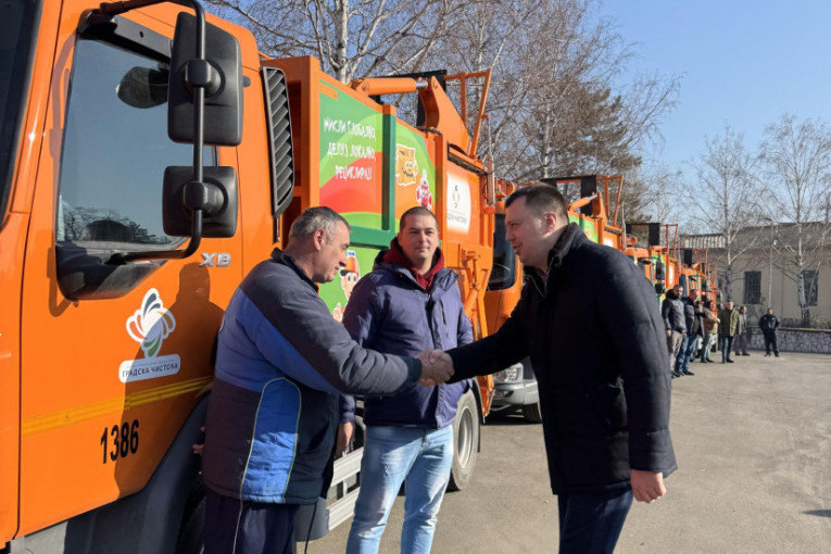 Još 10 novih mini-smećaraca od danas u voznom parku "Čistoće" (FOTO)