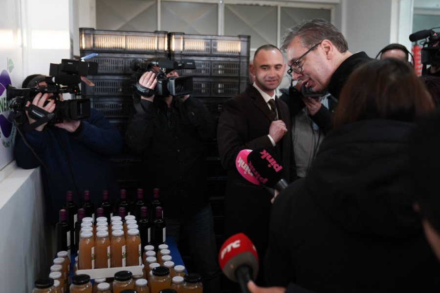 Vučić u poseti Braničevskom okrugu: Izborićemo se zajedno za život i pobedu Srbije (FOTO/VIDEO)