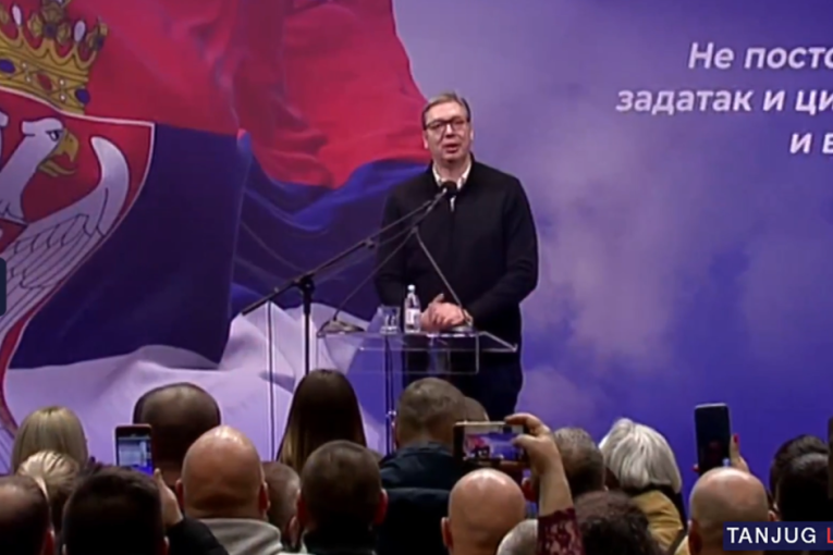 Vučić u poseti Braničevskom okrugu: Predsednik se obraća građanima u Požarevcu (FOTO/VIDEO)