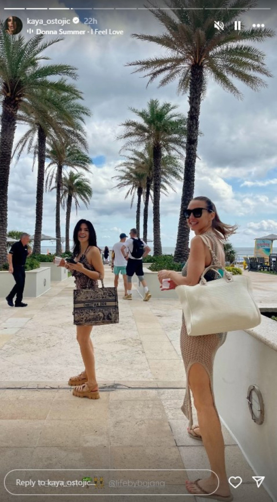 Kaja Ostojić poseduje ovu papreno skupu torbu: Poznatog je modnog brenda, a cena je prava sitnica!