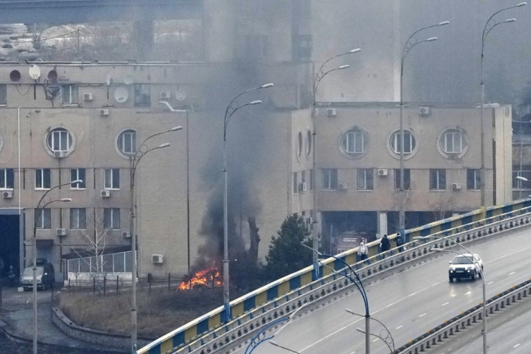 Sirene širom Ukrajine: Rusija lansirala dronove na osam regiona