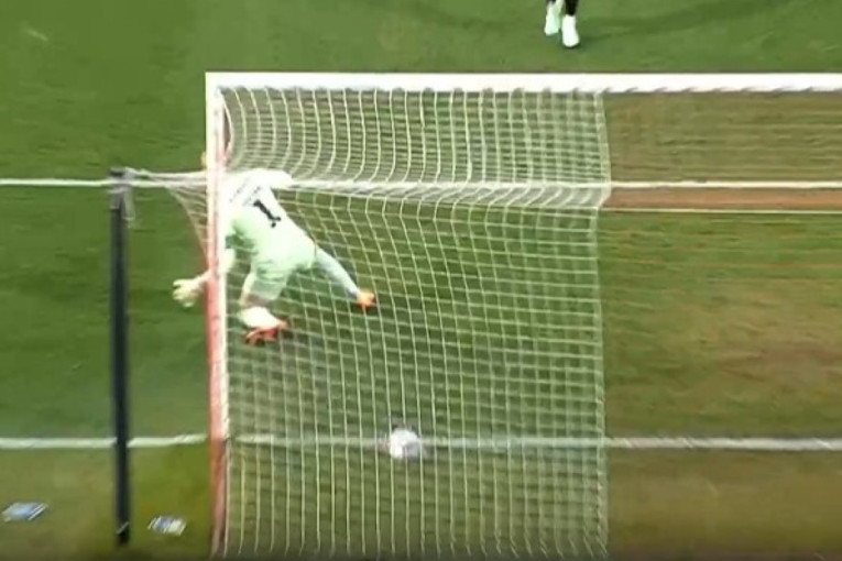 Kardinalna greška kapitena Partizana, dokaz da se dešava i najboljima! Zvezda vodi, Jovanovićev momenat pomračenja! (VIDEO)