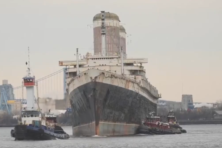 Brod SS "United States" krenuo na poslednje putovanje! Potopiće ga (FOTO/VIDEO)