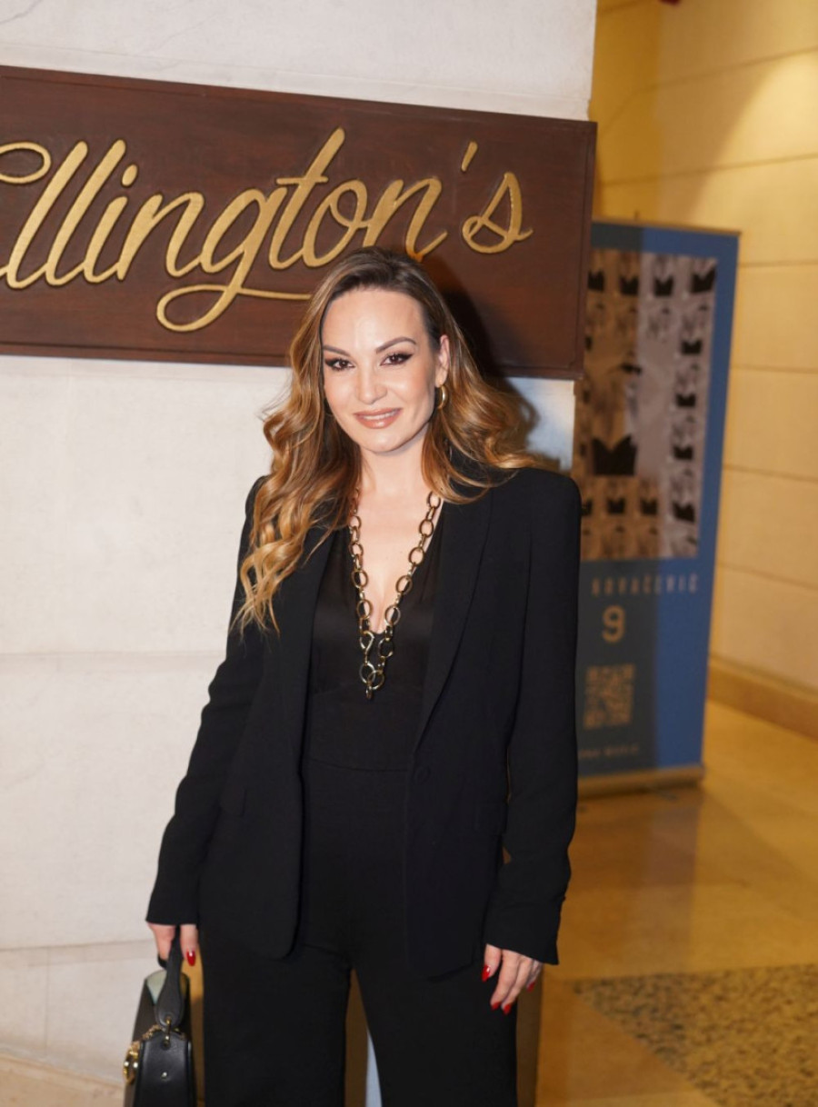 Sve vreme sedela na stolici i pevala: Jelena Tomašević pre koncerta otkrila sa čime se suočila