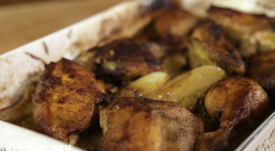 Recept dana: Grčki pileći bataci s krompirom - sočno i aromatično jelo kojem se ne može odoleti