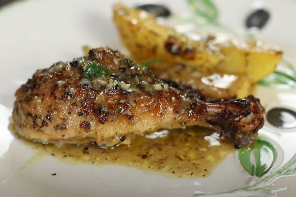 Recept dana: Grčki pileći bataci s krompirom - sočno i aromatično jelo kojem se ne može odoleti