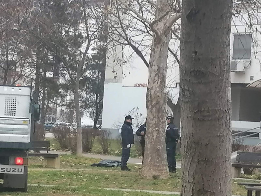 24sedam na mestu jezive tragedije: Čovek legao na bombu i razneo se! Komšije u šoku - sve je letelo (FOTO/VIDEO)