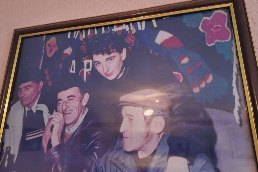 Mara iz Vrnjačke Banje svaki dan već 26 godina pešači do groba svog sina: Dejan je život dao za otadžbinu na Kosovu (FOTO)