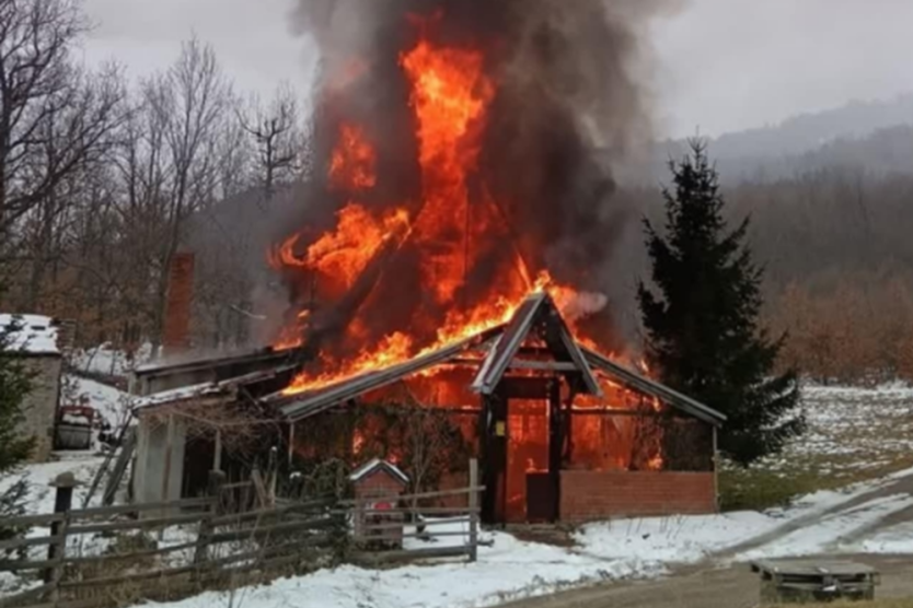 Incident na planini Radan: Kuća izgorela do temelja! (FOTO)