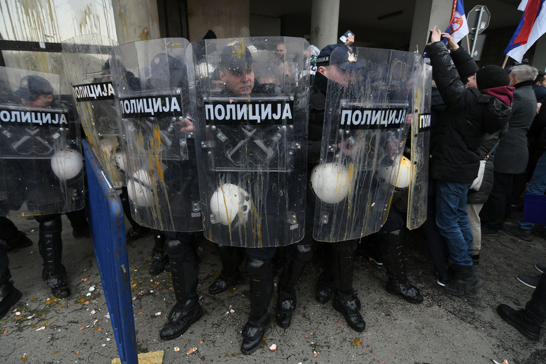 Opozicija sprema nasilni prevrat! Za 15. mart zakazana krvava revolucija: Studente "smenjuju" huligani