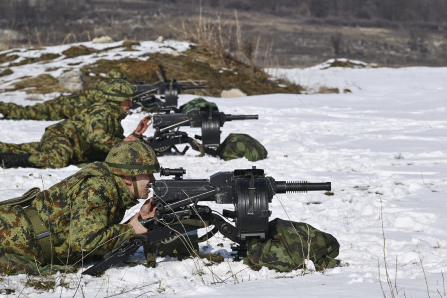 Čeličenje na Pasuljanskim livadama: Mladi vojnici prošli surov vojni dril na snegu! (FOTO)