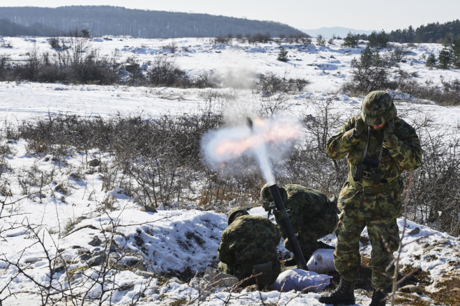Čeličenje na Pasuljanskim livadama: Mladi vojnici prošli surov vojni dril na snegu! (FOTO)