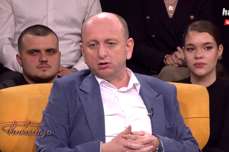 Predsednik Vučić u "Ćirilici": Ovo je najprljavija obojena revolucija u istoriji Evrope