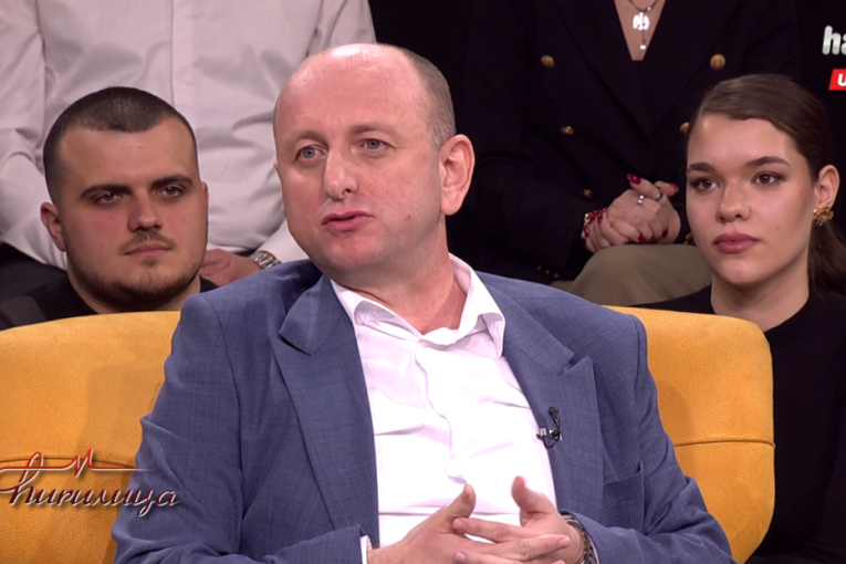 Knežević: Da nije bilo Vučića, morao bih da švercujem dete kao imigranta iz Sirije da uđe u Crnu Goru