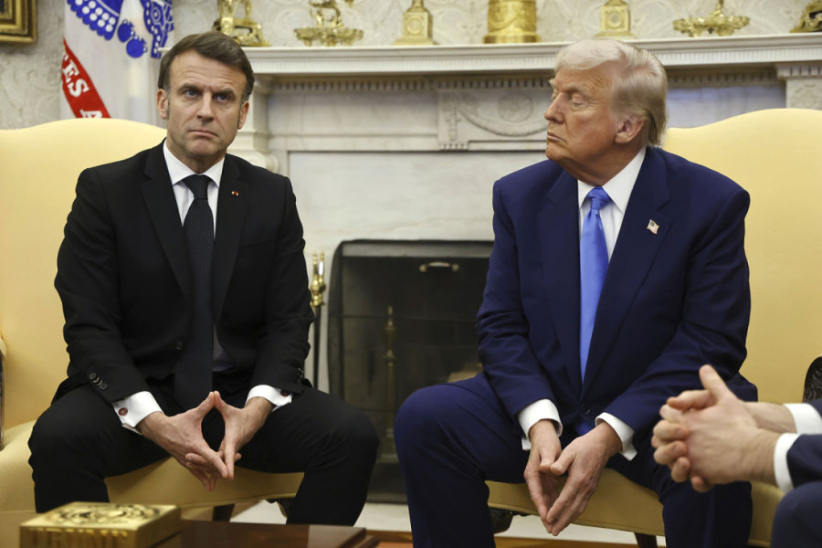 Snimak rukovanja Trampa i Makrona postao viralan! Pozdrav trajao 12 sekundi (FOTO/VIDEO)