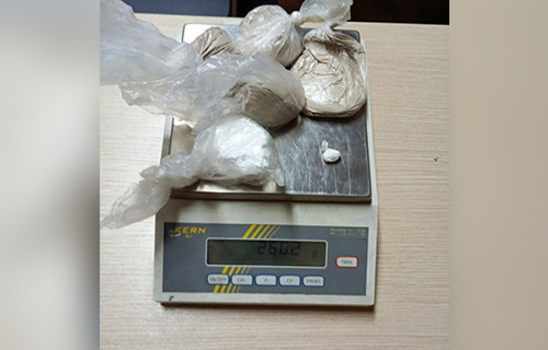 Narko-miks u Rumi: Zaplenjena droga, diler u pritvoru (FOTO)